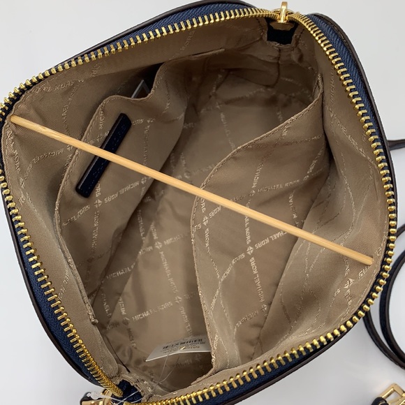 MICHAEL KORS JET SET TRAVEL DOME XCROSS XBODY SAFFIANO LEATHER NAVY COLOR - Picture 8 of 13